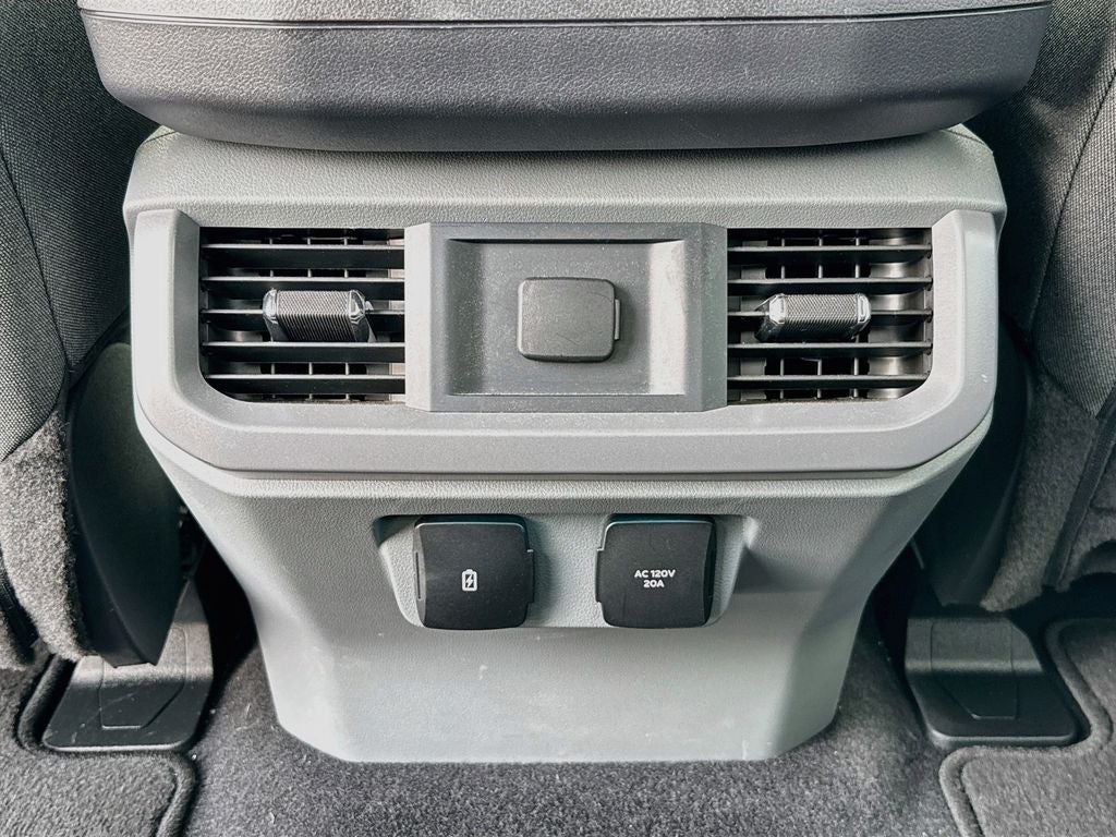 2024 Ford F-150 Lightning Flash