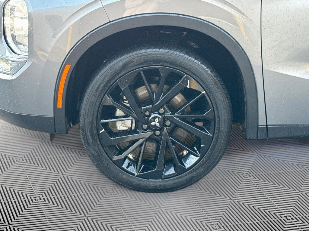 2023 Mitsubishi Outlander SE Black Edition
