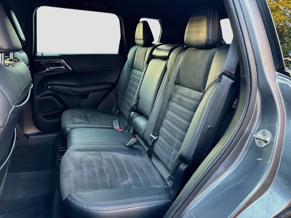 2023 Mitsubishi Outlander SE Black Edition
