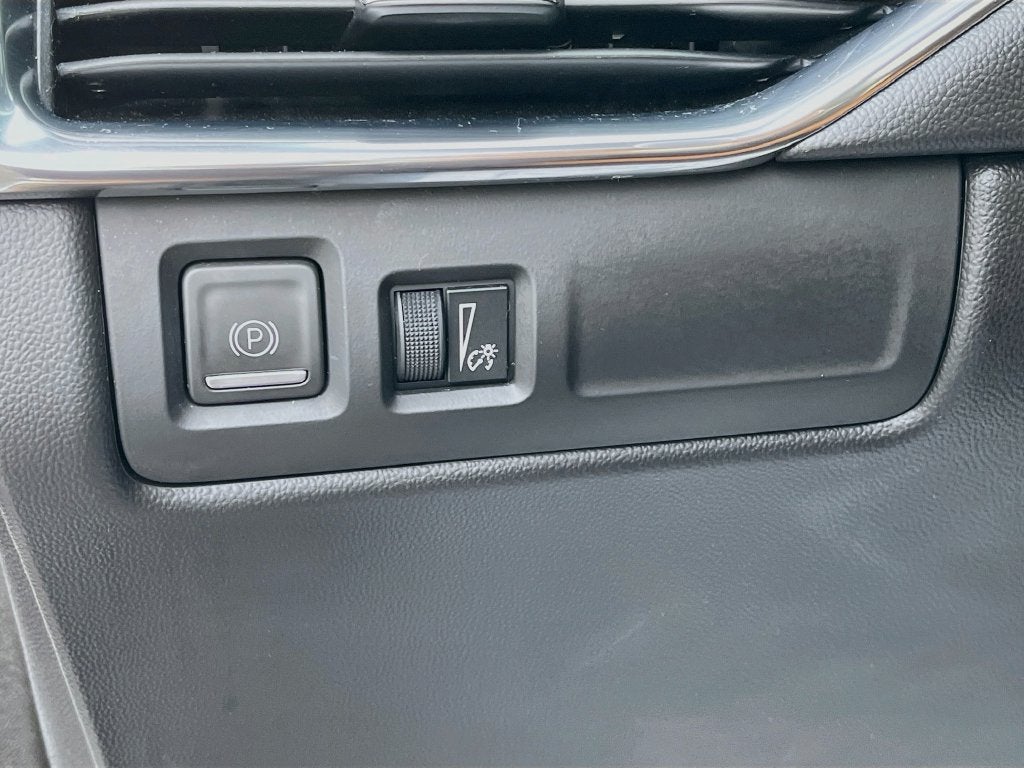 2023 Cadillac XT4 FWD Premium Luxury