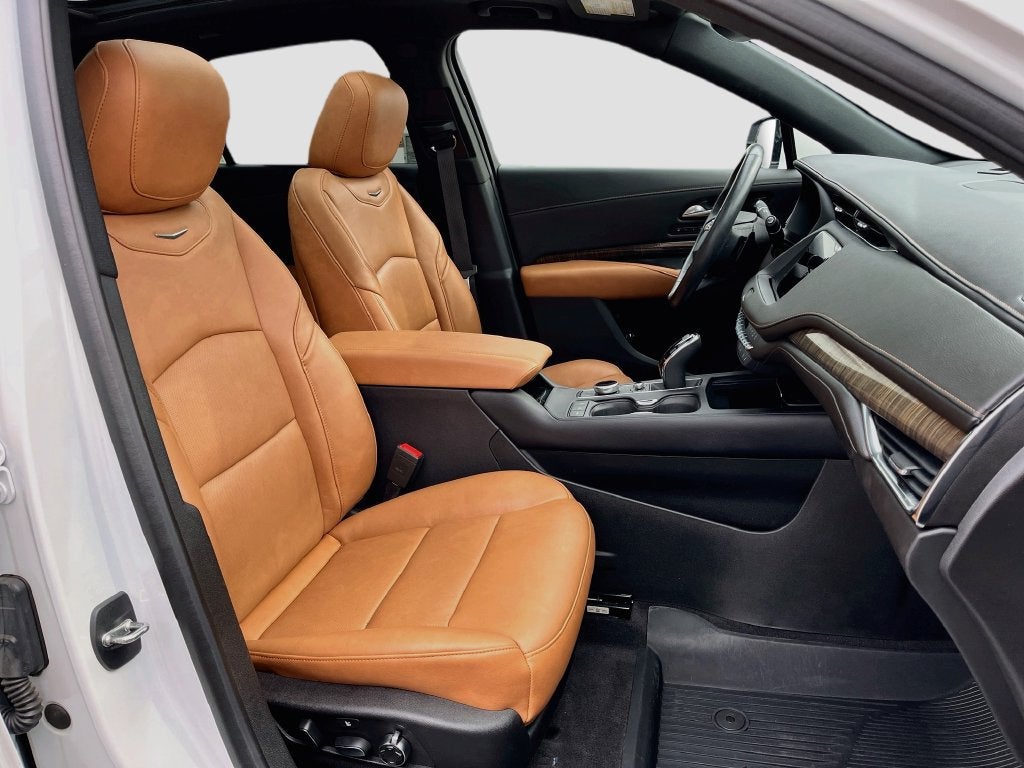 2023 Cadillac XT4 FWD Premium Luxury