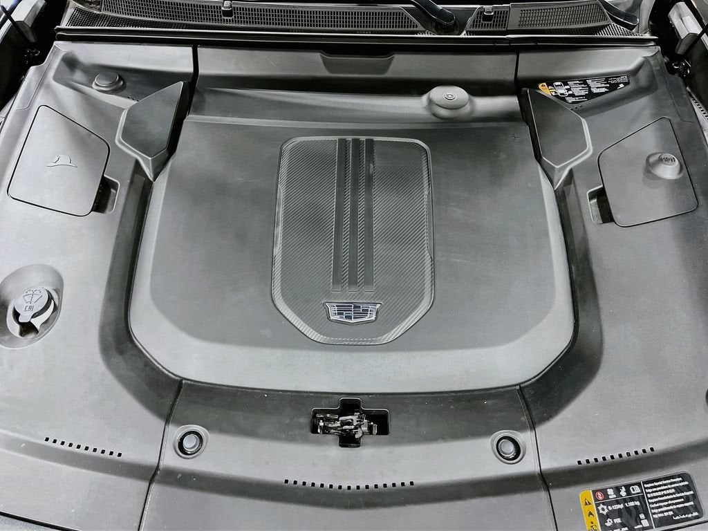 2024 Cadillac LYRIQ Luxury 1