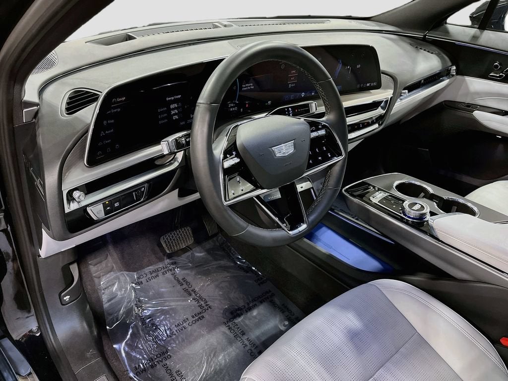 2024 Cadillac LYRIQ Luxury 1
