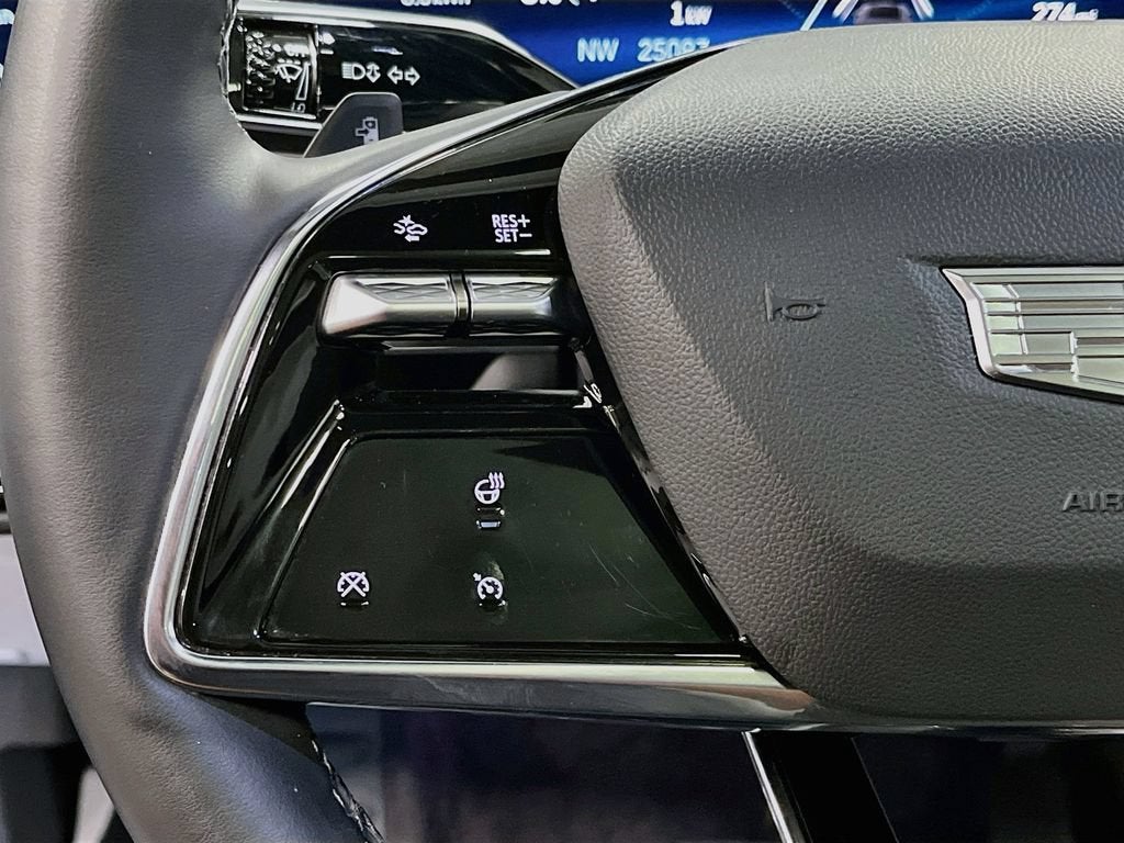 2024 Cadillac LYRIQ Luxury 1