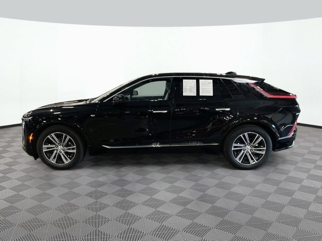 2024 Cadillac LYRIQ Luxury 1