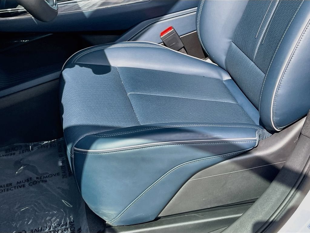 2025 Cadillac ESCALADE IQ Luxury 2