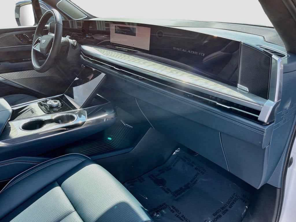 2025 Cadillac ESCALADE IQ Luxury 2