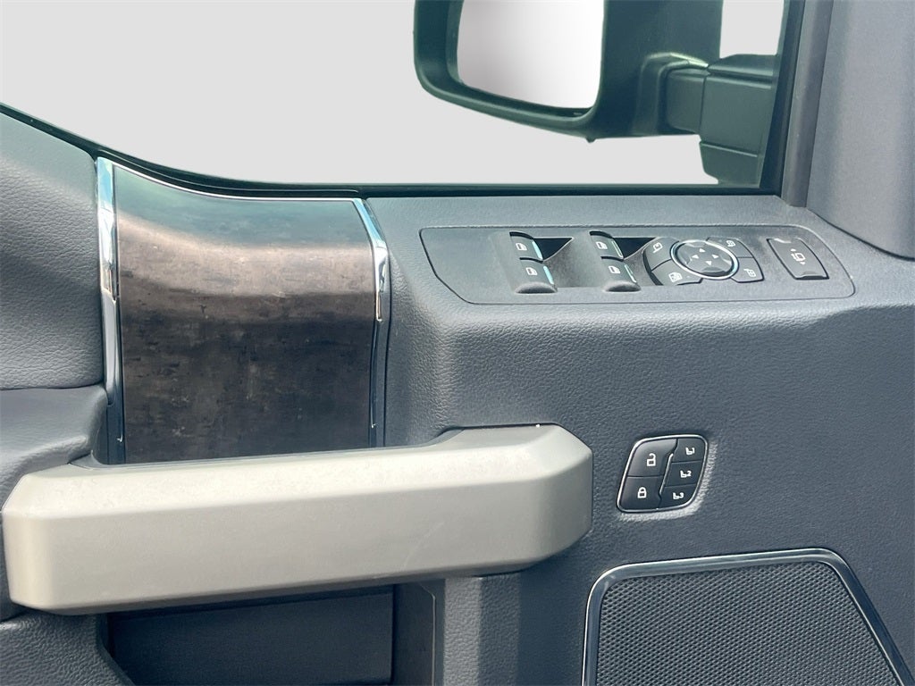 2022 Ford F-250SD Lariat Tremor Off-Road Package