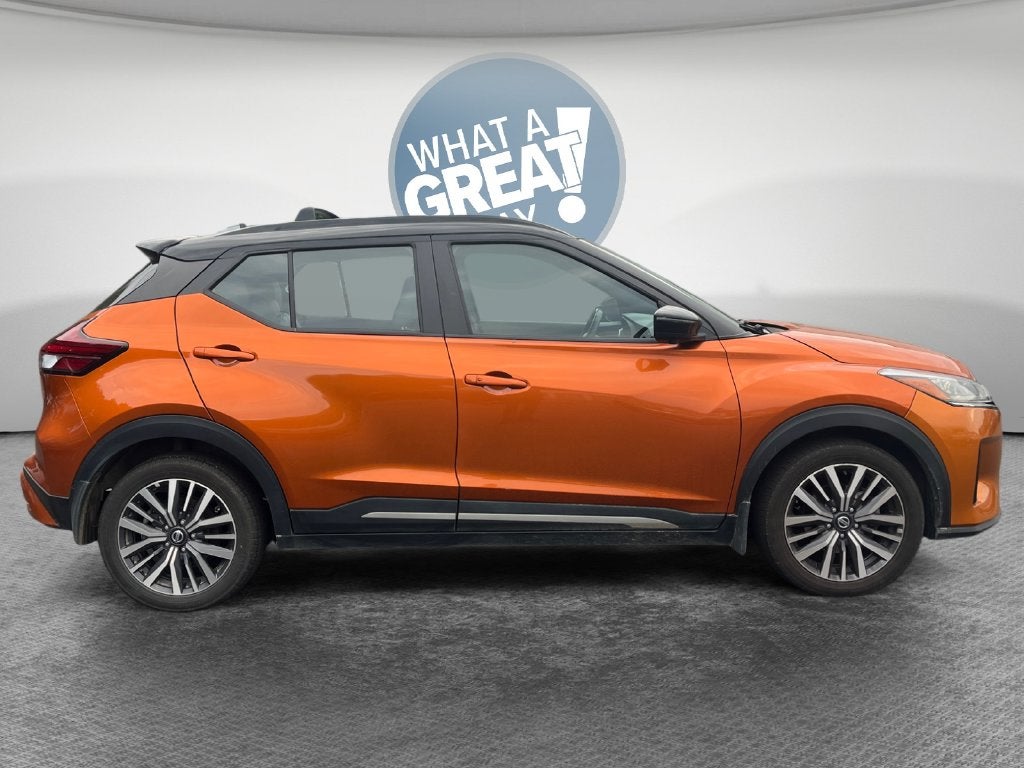 2021 Nissan Kicks SR