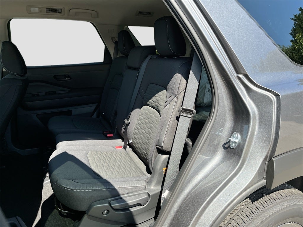 2025 Nissan Pathfinder S