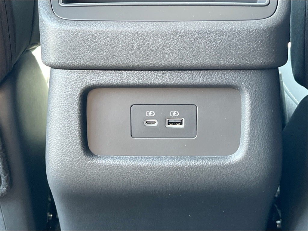 2025 Nissan Pathfinder S