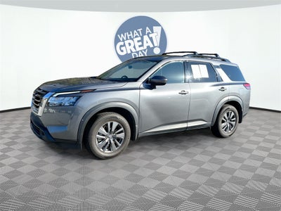 2022 Nissan Pathfinder SV