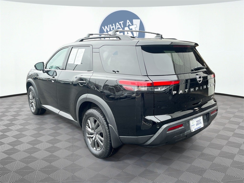 2024 Nissan Pathfinder SV
