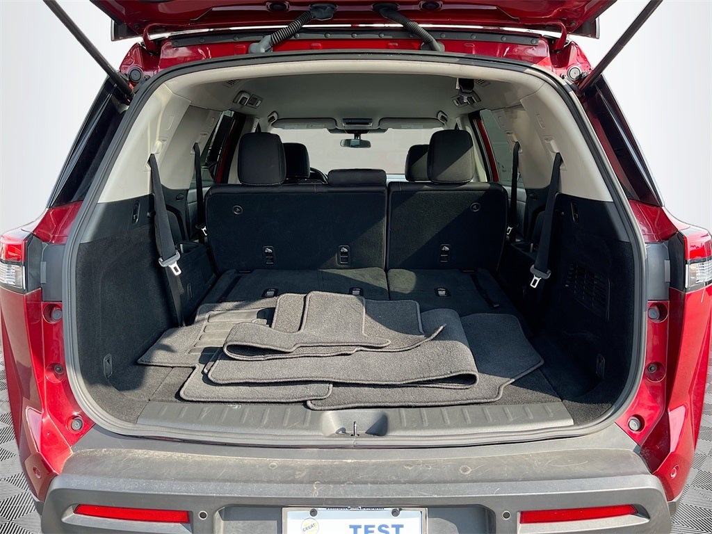 2023 Nissan Pathfinder SV