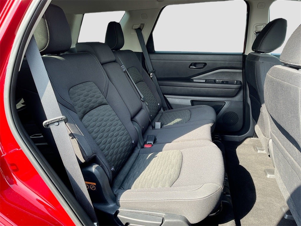 2023 Nissan Pathfinder SV