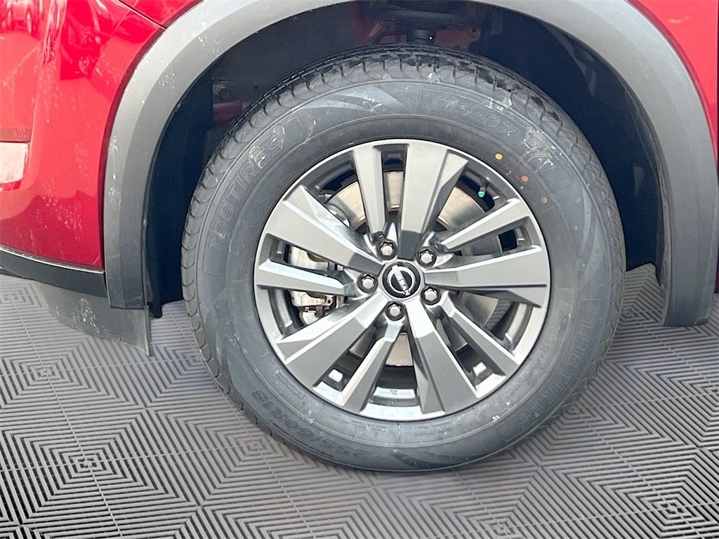 2023 Nissan Pathfinder SV