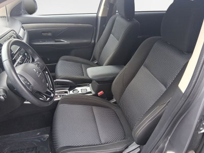 2017 Mitsubishi Outlander ES