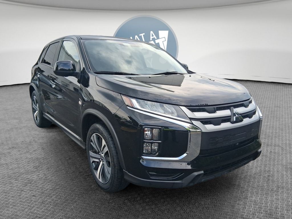 2025 Mitsubishi Outlander Sport's photo