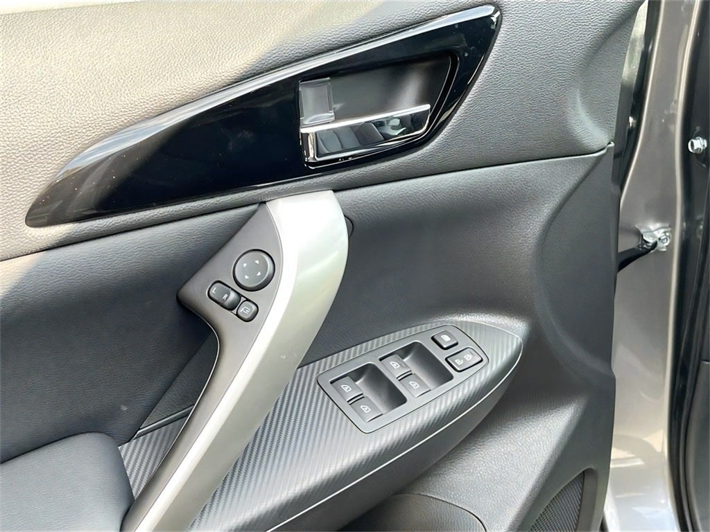 2025 Mitsubishi Eclipse Cross Base