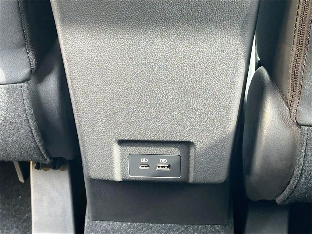 2025 Mitsubishi Eclipse Cross Base