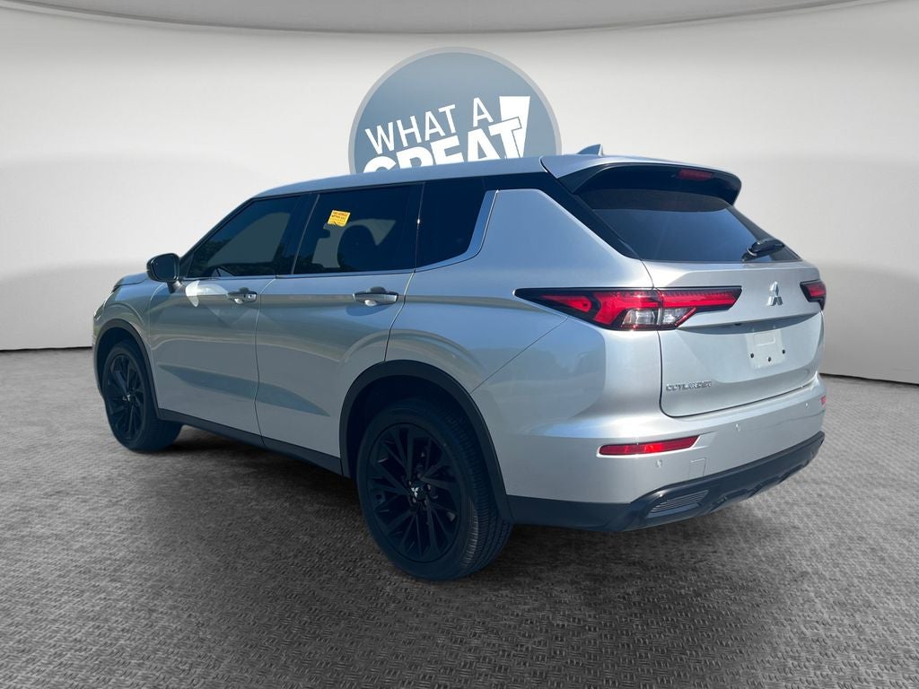 2022 Mitsubishi Outlander SE
