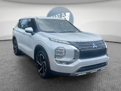 2024 Mitsubishi Outlander Base