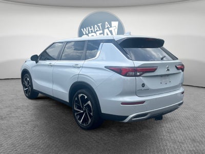 2024 Mitsubishi Outlander Base