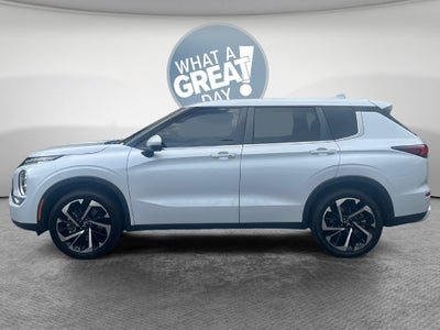 2024 Mitsubishi Outlander Base