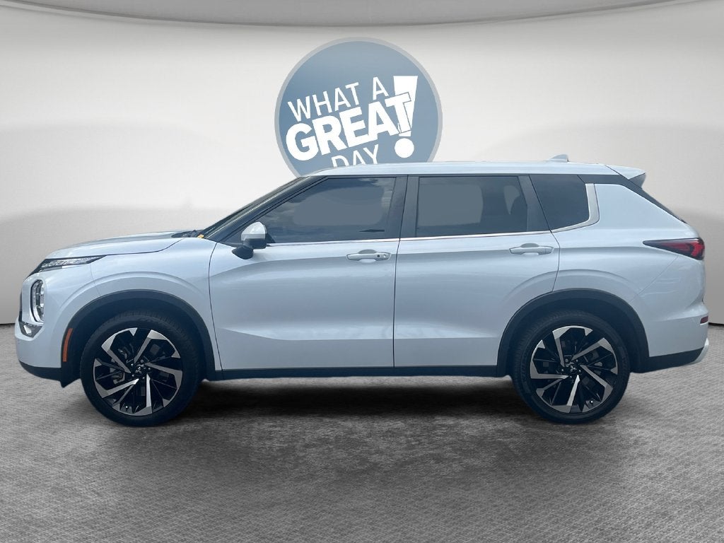 2024 Mitsubishi Outlander Base