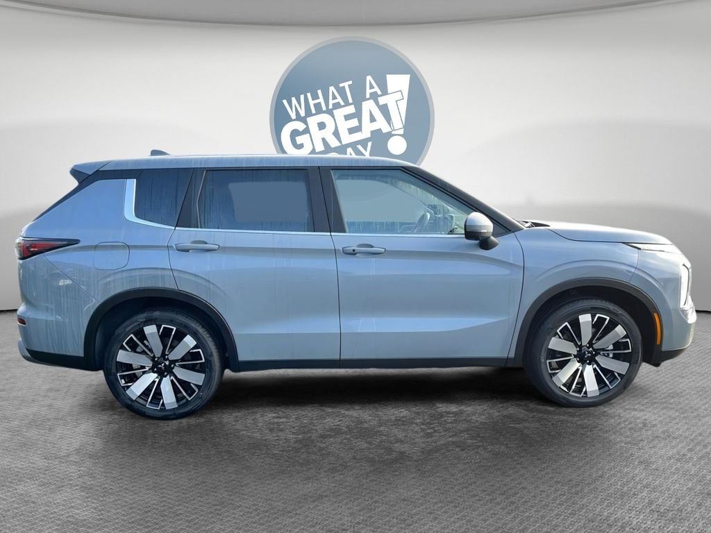 2026 Mitsubishi Outlander SE