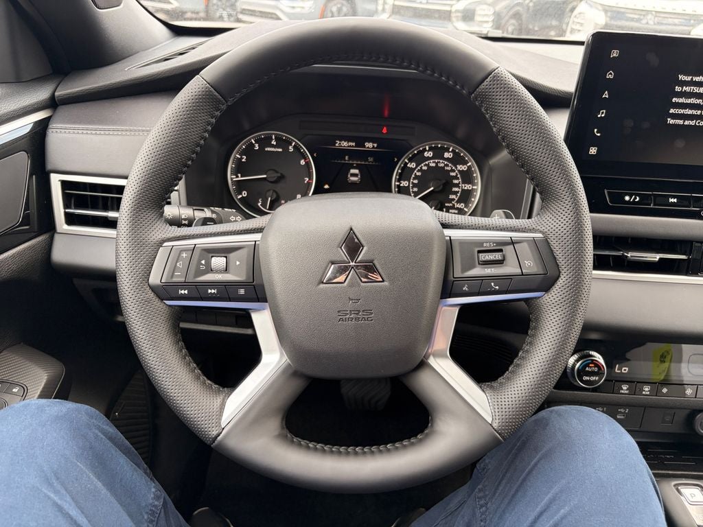 2026 Mitsubishi Outlander SE