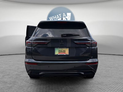 2026 Mitsubishi Outlander SE