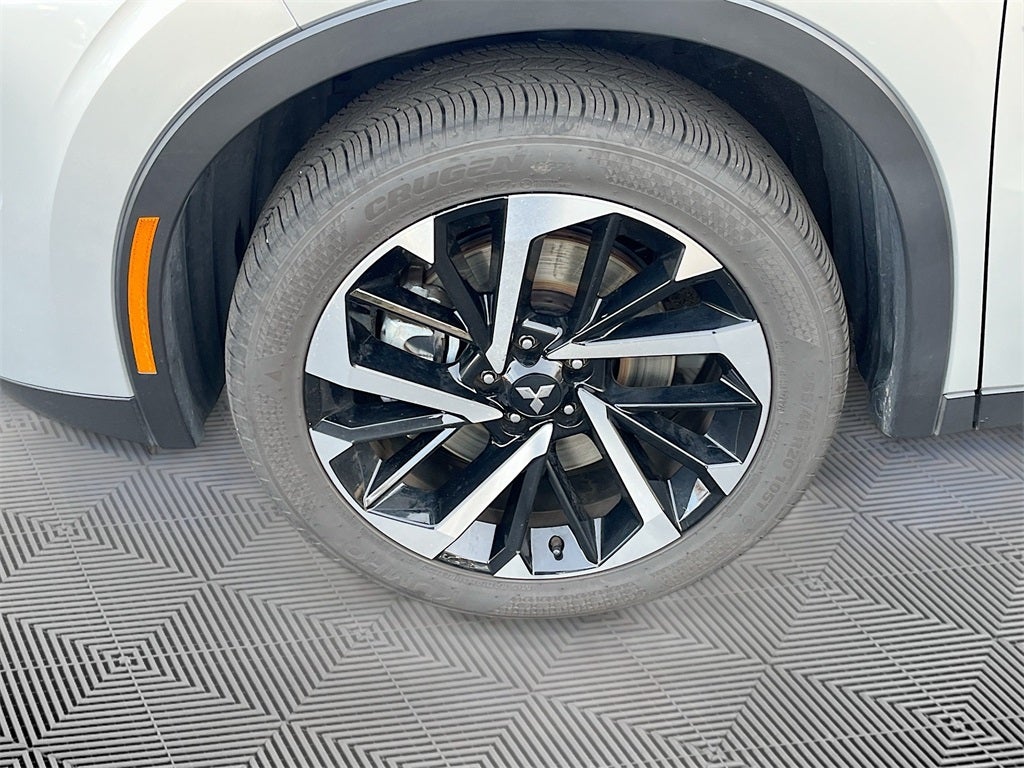 2024 Mitsubishi Outlander Base