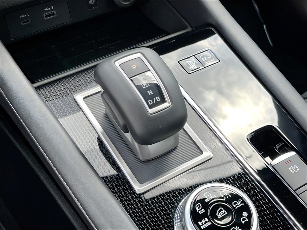 2025 Mitsubishi Outlander PHEV Base