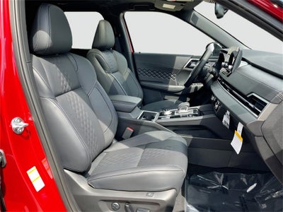 2025 Mitsubishi Outlander PHEV Base