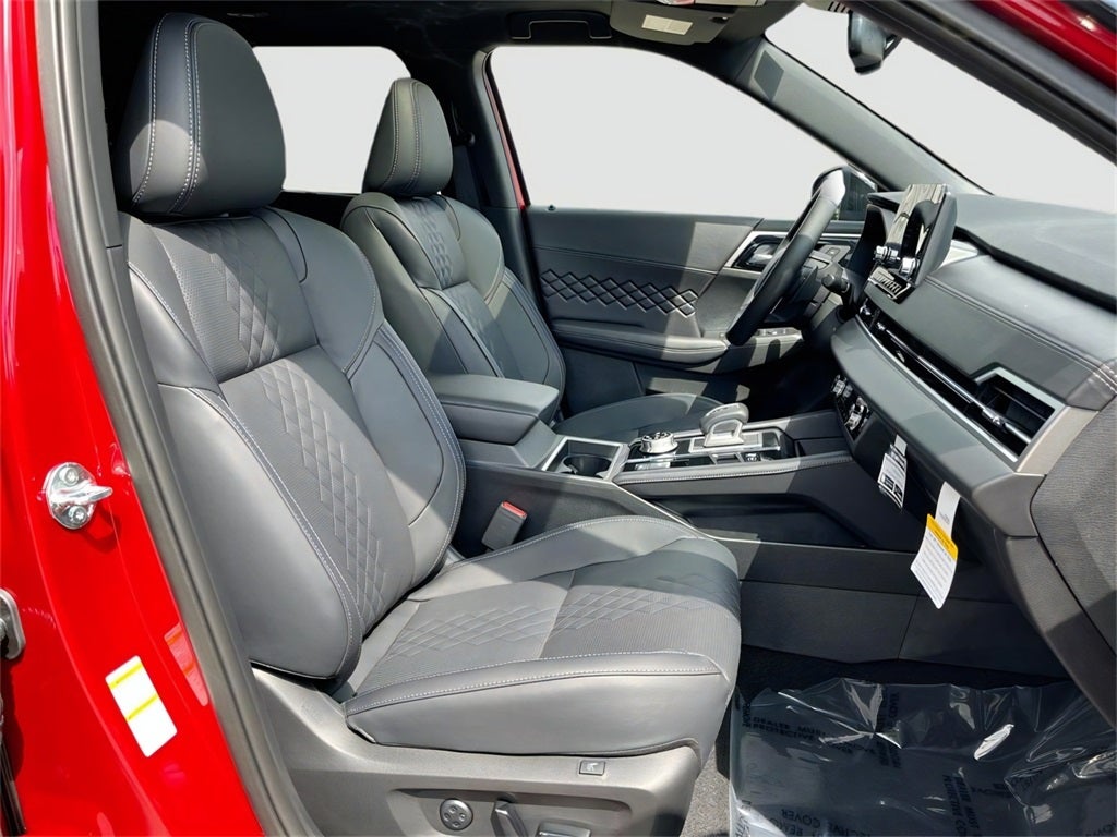 2025 Mitsubishi Outlander PHEV Base