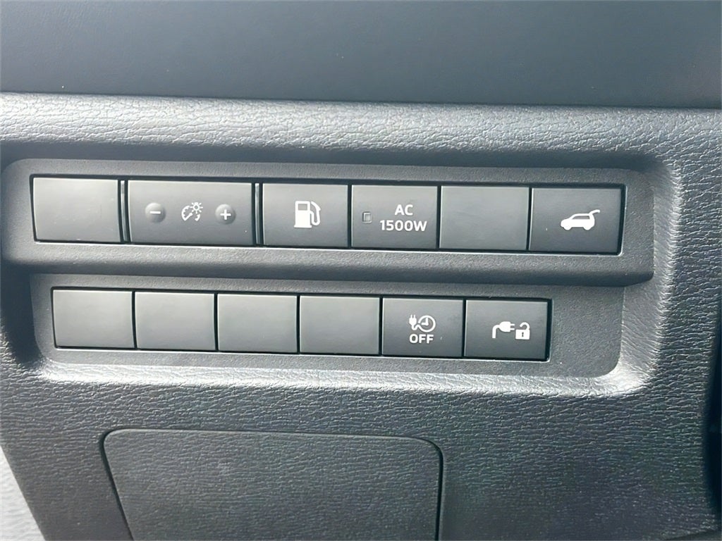 2025 Mitsubishi Outlander PHEV Base