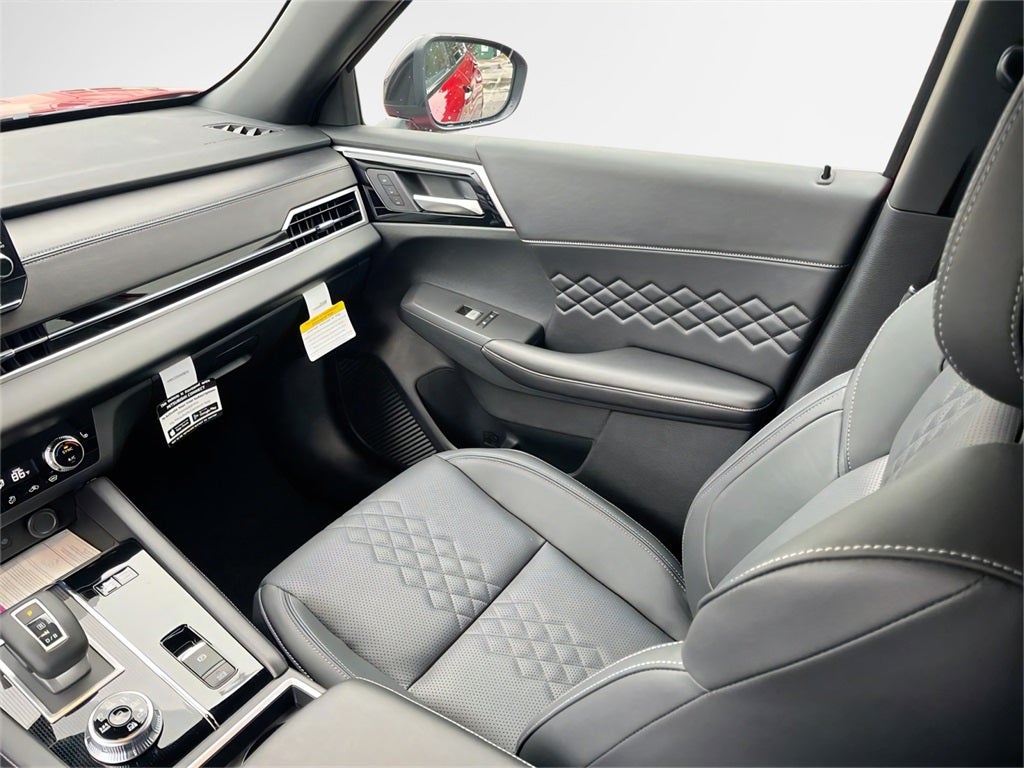 2025 Mitsubishi Outlander PHEV Base