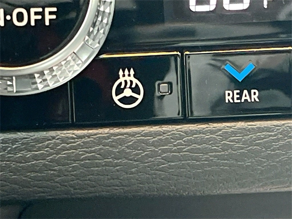 2025 Mitsubishi Outlander PHEV Base