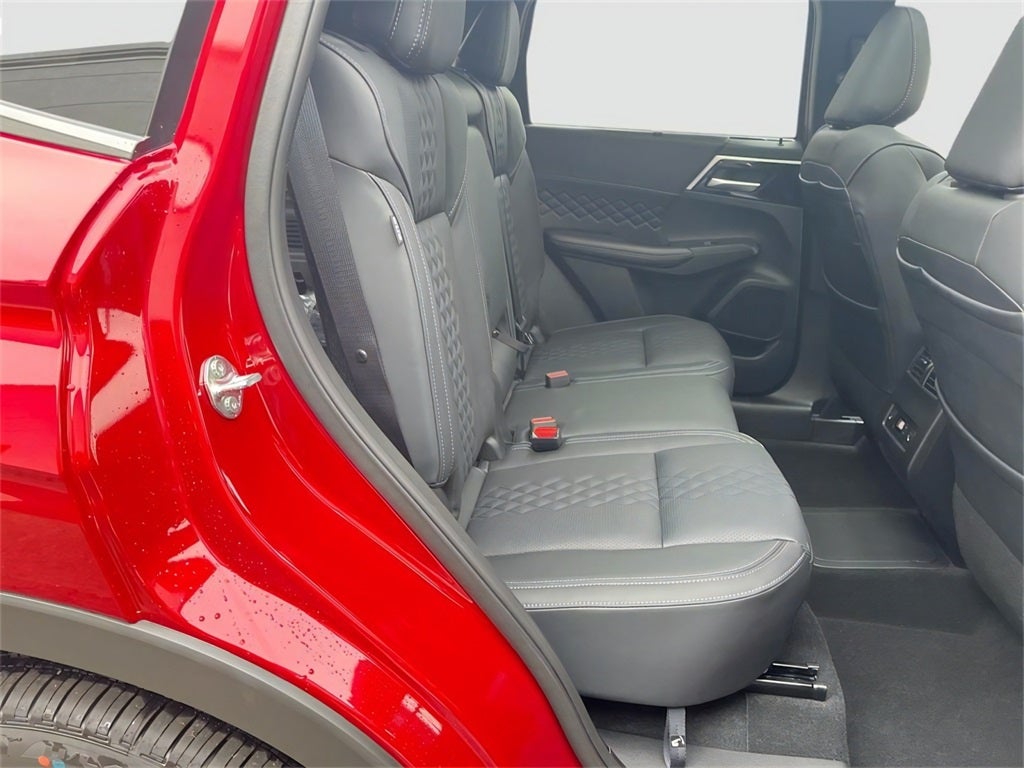 2025 Mitsubishi Outlander PHEV Base