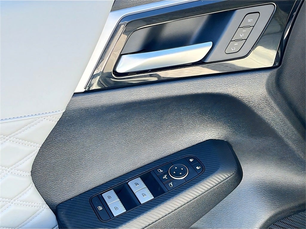 2025 Mitsubishi Outlander PHEV SEL