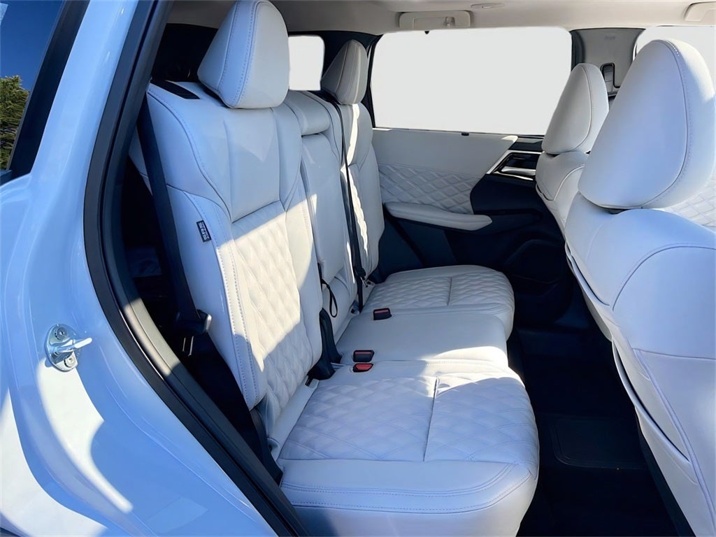 2025 Mitsubishi Outlander PHEV SEL