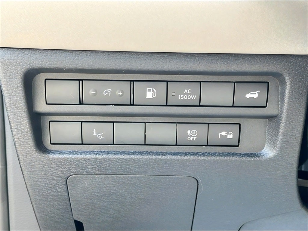 2025 Mitsubishi Outlander PHEV Base