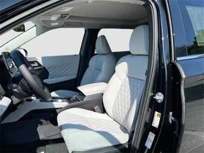 2025 Mitsubishi Outlander PHEV Base