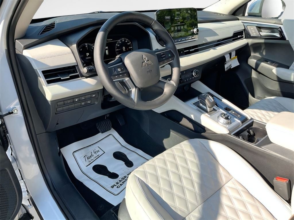 2025 Mitsubishi Outlander PHEV SEL