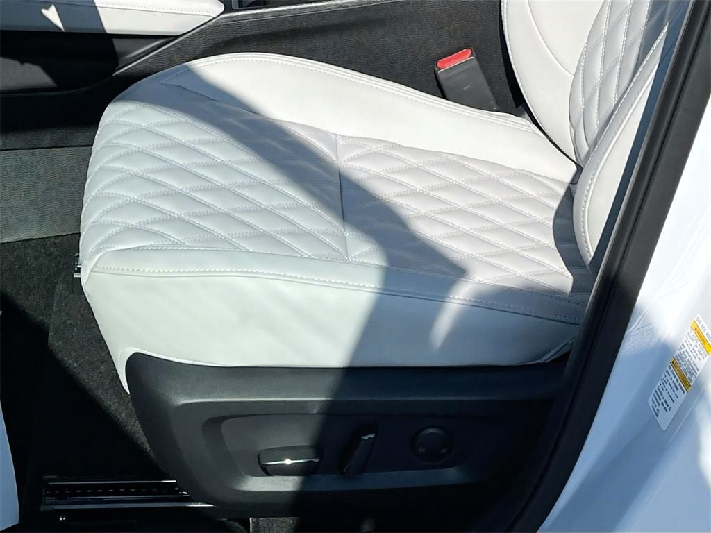 2025 Mitsubishi Outlander PHEV SEL