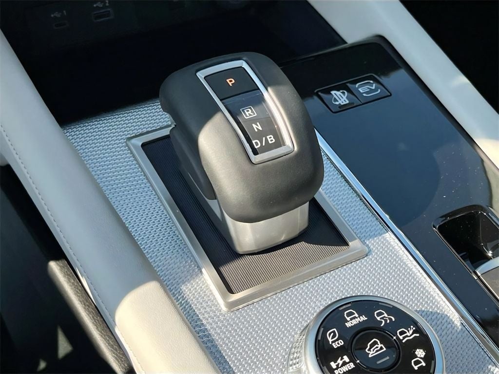 2025 Mitsubishi Outlander PHEV SEL