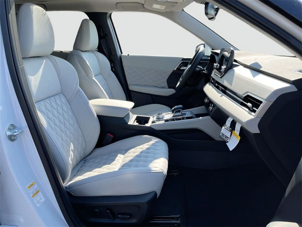 2025 Mitsubishi Outlander PHEV SEL