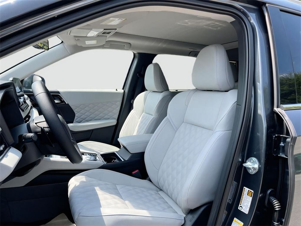2025 Mitsubishi Outlander PHEV SEL