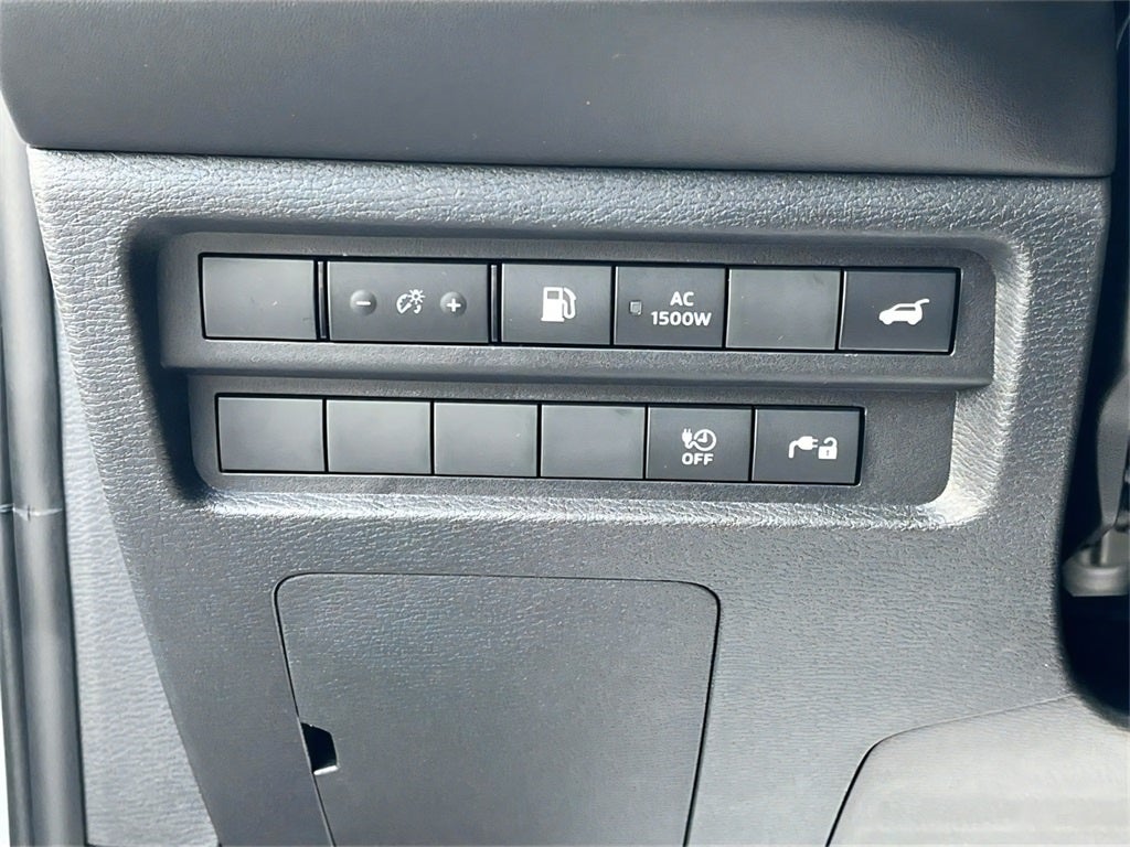 2025 Mitsubishi Outlander PHEV Base